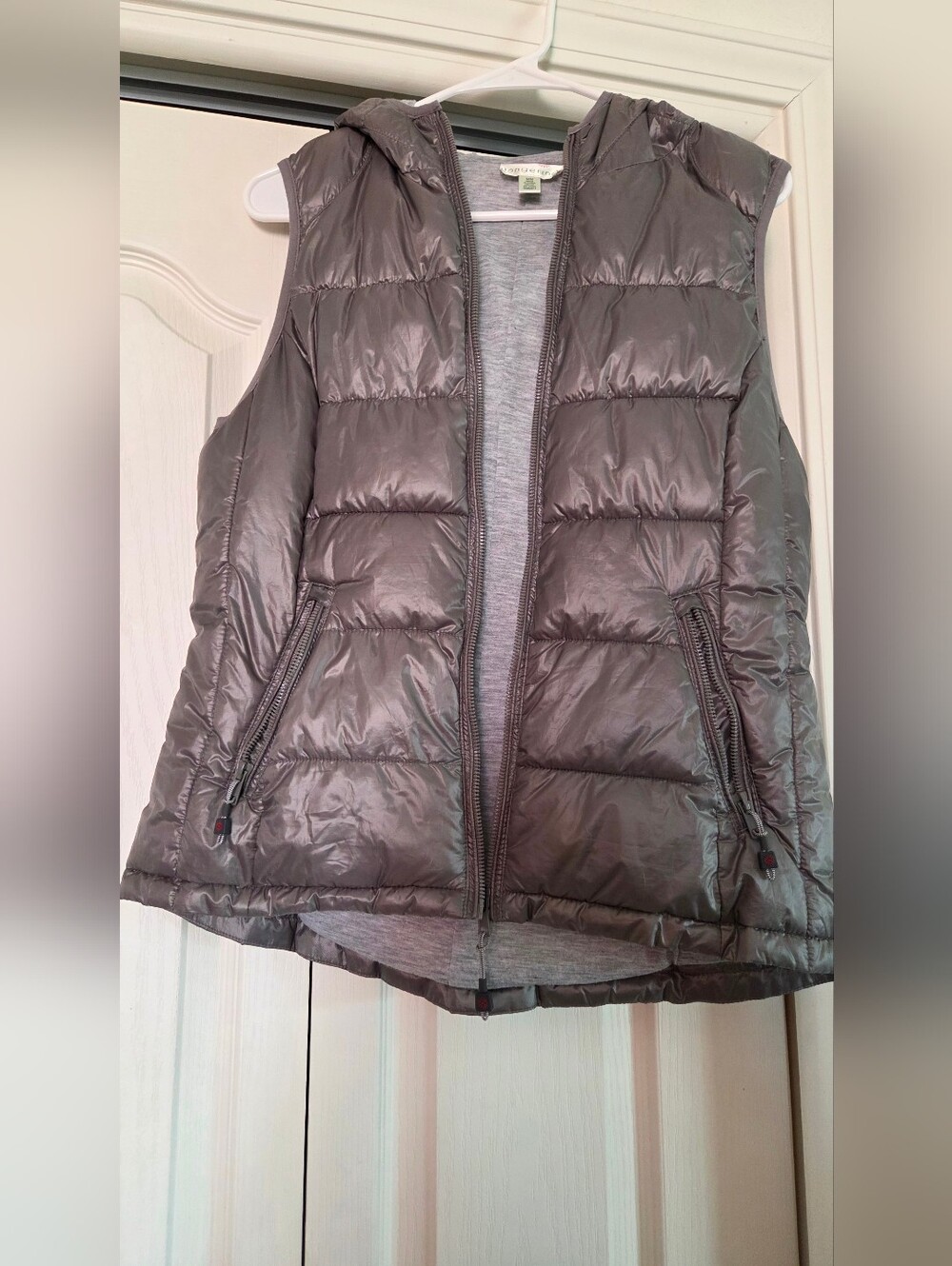 Tangerine Women's Hooded Puffer Vest in Gray